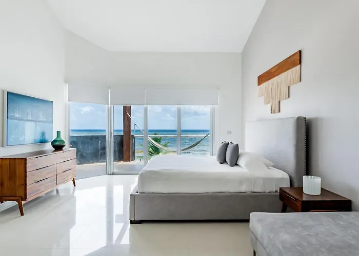 Casa Mares Ocean Front Penthouse *