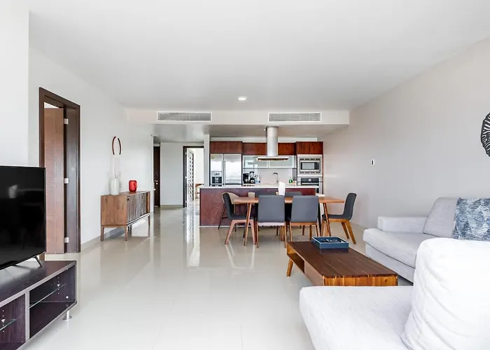 Casa Mares Ocean Front Penthouse Apartment *